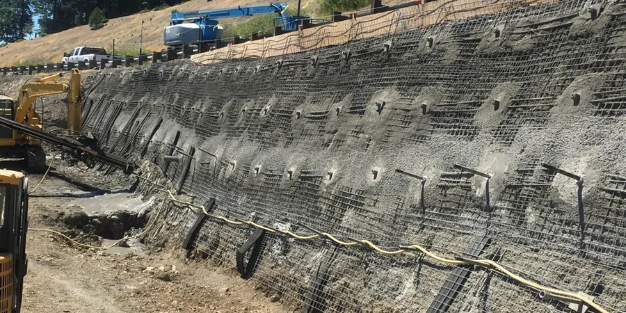 Análisis de licuefacción de suelos en Los Andes: evaluación sísmica realista